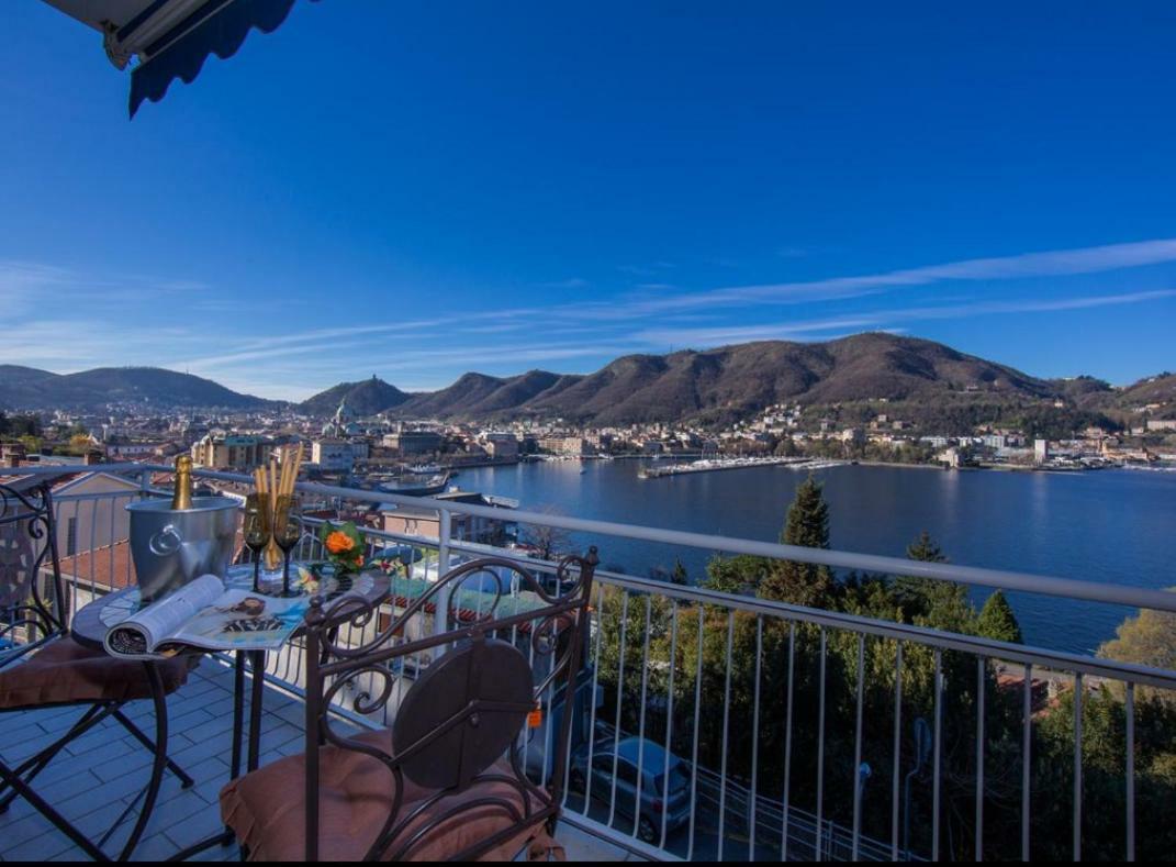 Lo Specchio Sul Lago - The House Of Travelers Como Eksteriør bilde